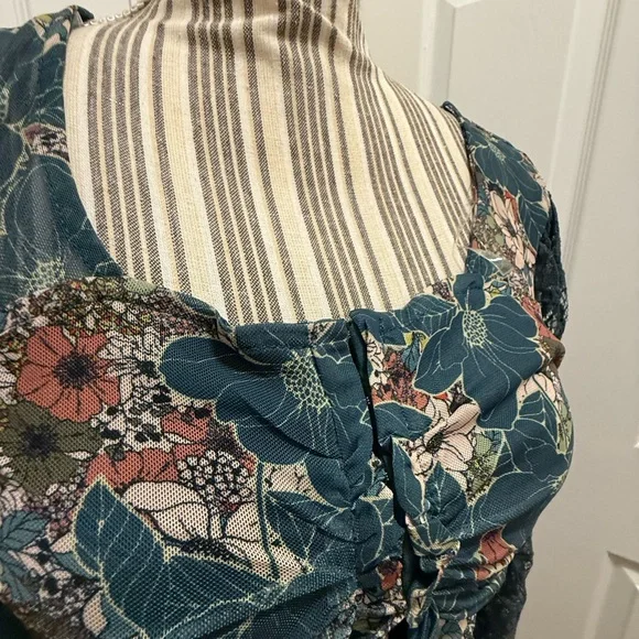 Gimmicks by BKE Teal Floral Lace Blouse Corset Style Front NWT - Picture 4 of 8